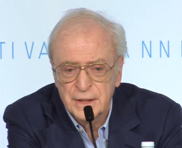 "Il y a 50 ans, je suis venu à Cannes avec un film. Il a reçu un prix, pas moi, je ne suis pas reven